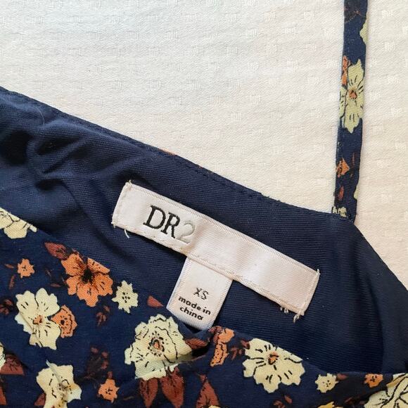DR2 Women Mini Dress size XS ShortSleeve V-neck Pockets Floral Blue & Yellow - Picture 5 of 10